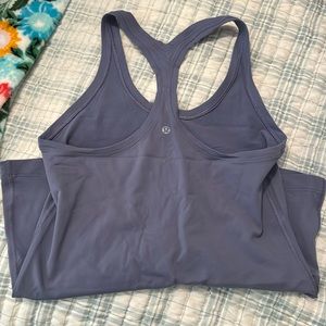 Lululemon tank top size medium in blue/purple